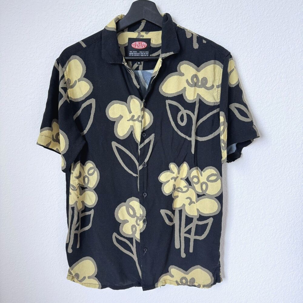 Petals Peacocks Shirt Men Medium Black Rayon Hawaiian Tiki Hula Luau Batik Camp